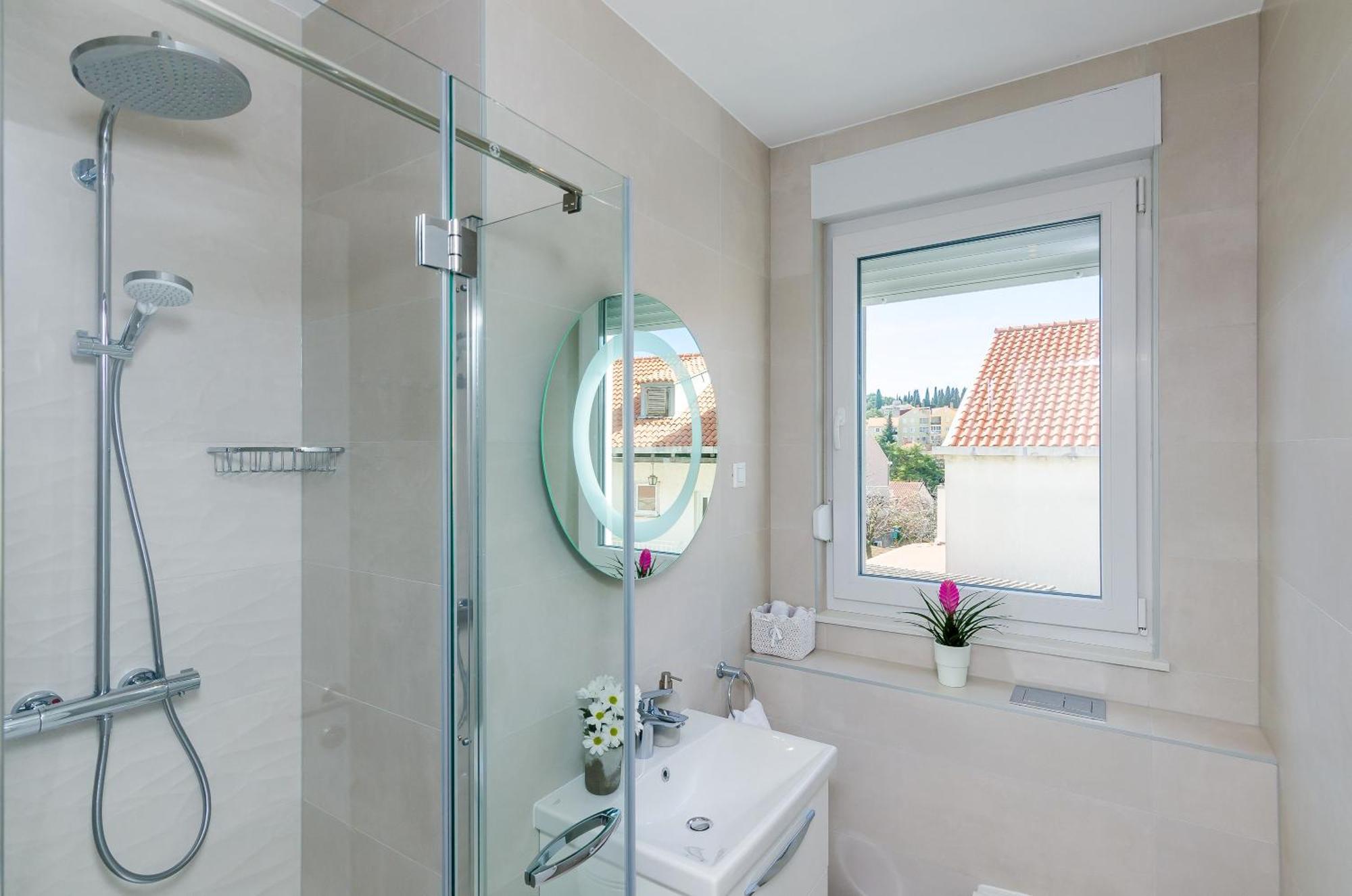 New Art Apartment Dubrovnik Buitenkant foto